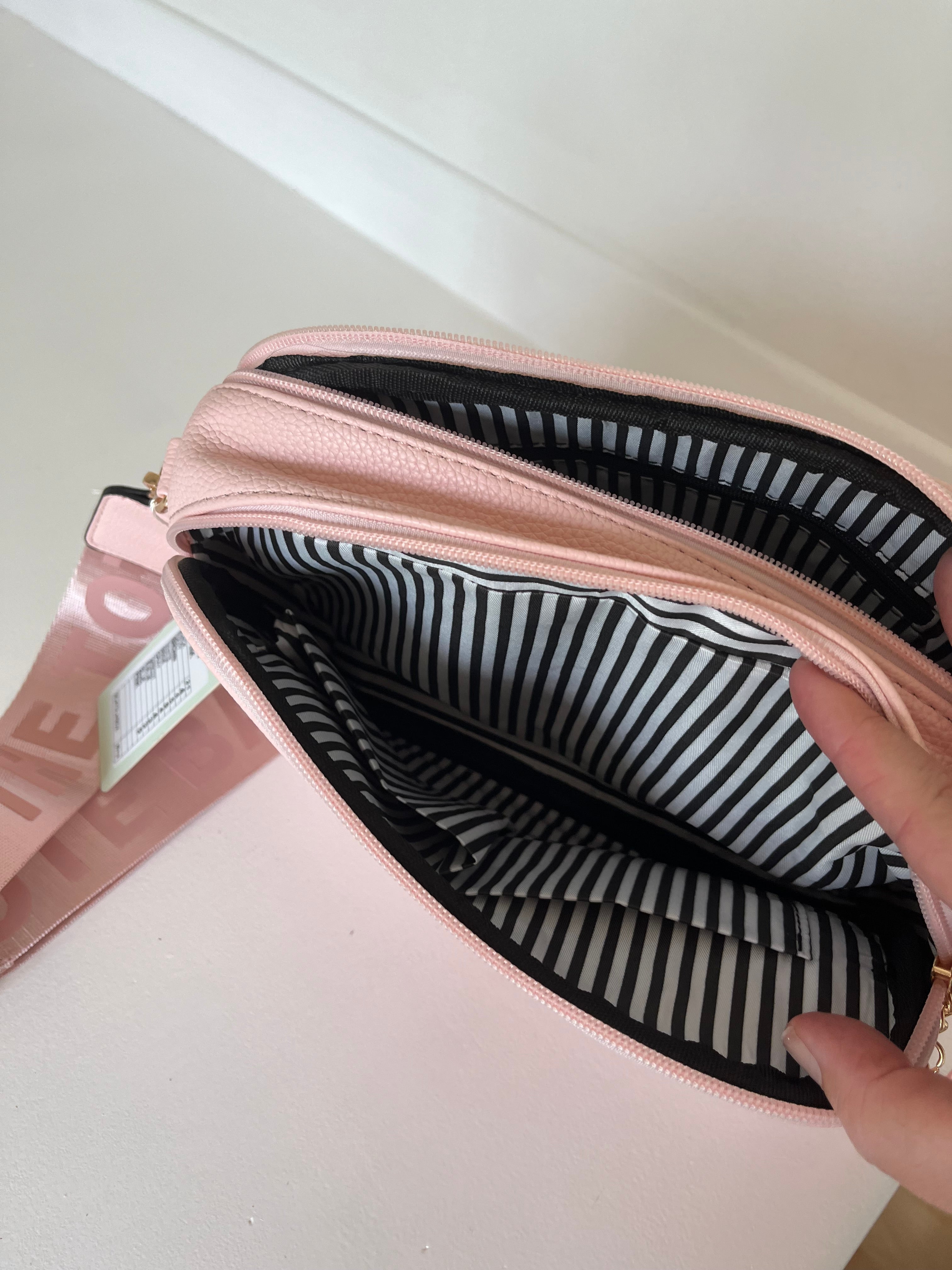 The small tote bag